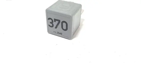 Audi A6 S6 C6 4F Other relay 8D0951253