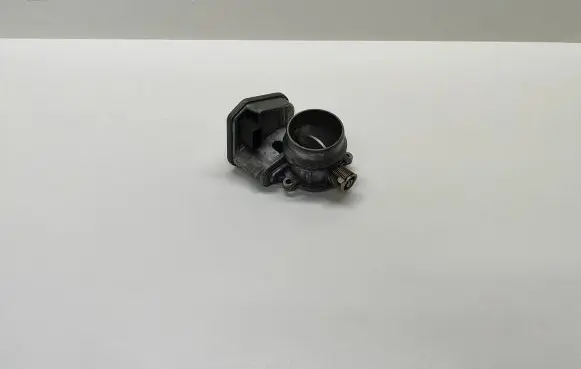BMW 5 E60 E61 Throttle valve 7804373 780437301 B81801063