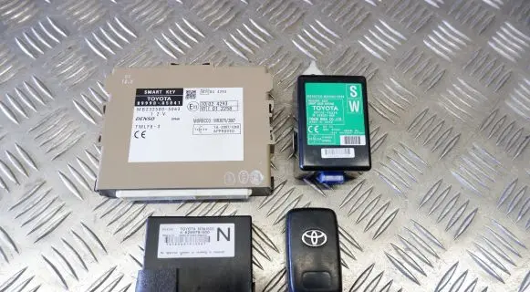 Toyota Avensis T270 Other control units/modules 8974005030 8978405020 8999005041
