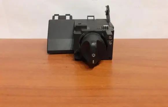 Mercedes-Benz E W210 Light switch 4169 2105450104
