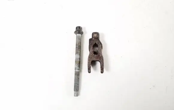 Opel Combo E Fuel Injector clamp holder