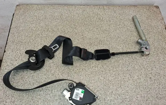 Citroen C4 II Picasso Front seatbelt 626070800 98010201XX 6231768AA
