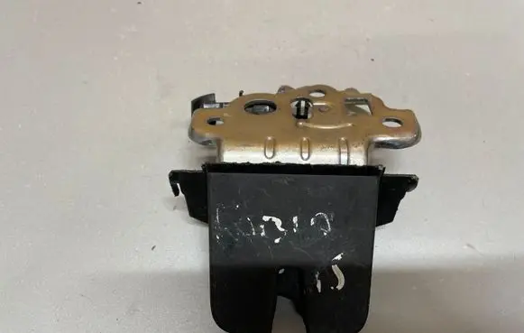Loading door lock