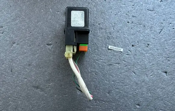 Nissan Patrol Y60 Glow plug pre-heat relay 2523018A00