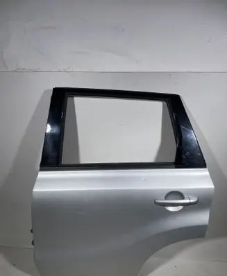 Suzuki Vitara (LY) Rear door 