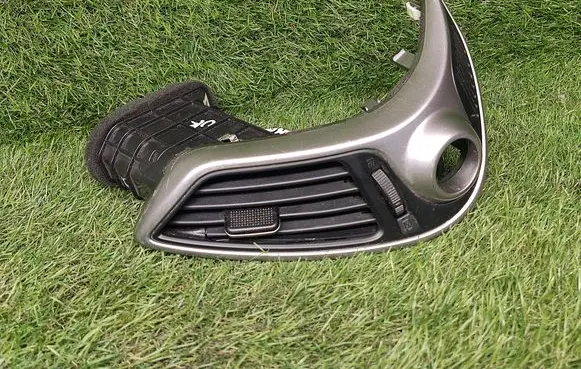 Hyundai ix35 Dashboard side air vent grill/cover trim 974202S900