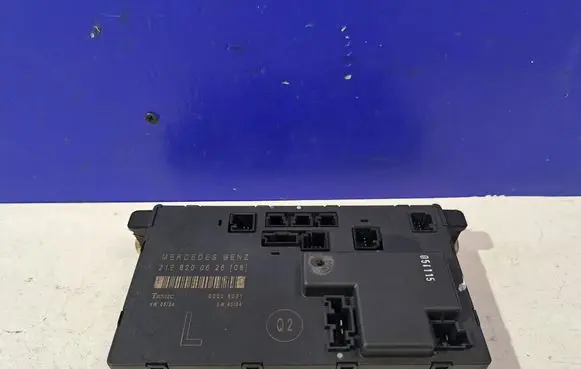 Mercedes-Benz CLS C219 Door control unit/module 2198200626