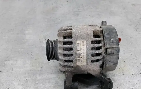 Opel Corsa D Generator/alternator 13222929