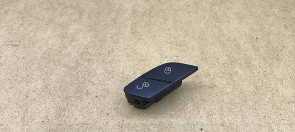 Mercedes-Benz R W251 Central locking switch button A2518200910