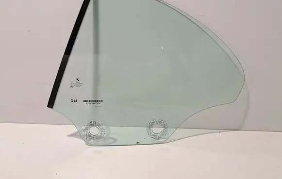 BMW 8 G14 Rear vent window glass 7428515