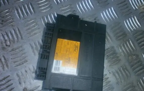 Ford Mondeo MK II Comfort/convenience module 97BG15K600GB 5WK4714B
