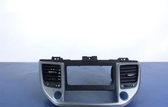 Hyundai Tucson TL Other sill/pillar trim element 84740-D7200