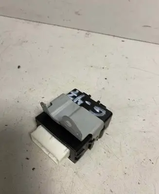 Toyota Auris 150 Window wiper relay 8594002040 4230001070