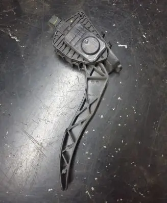 Ford Fusion II Accelerator throttle pedal 696161 E1308150550