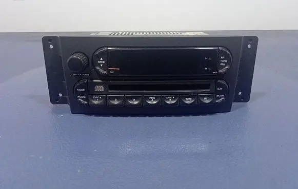 Chrysler Pacifica Radio/CD/DVD/GPS head unit P05082764AE