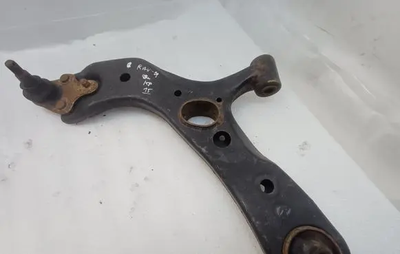 Toyota RAV 4 (XA30) Front lower control arm/wishbone