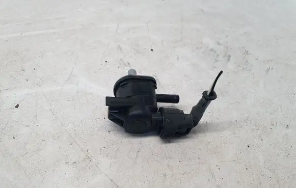 Toyota Auris E180 Vacuum valve 9091012276