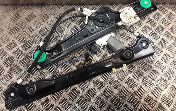 BMW 3 E90 E91 Front door electric window regulator 7060265