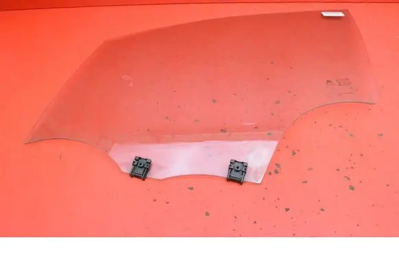 Audi 100 200 5000 C3 Front door window glass four-door 
