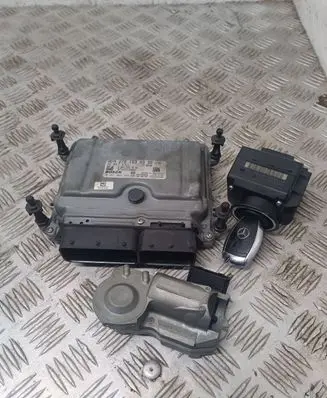 Mercedes-Benz E W211 Engine ECU kit and lock set A0034467640 A2721530392 0261209365