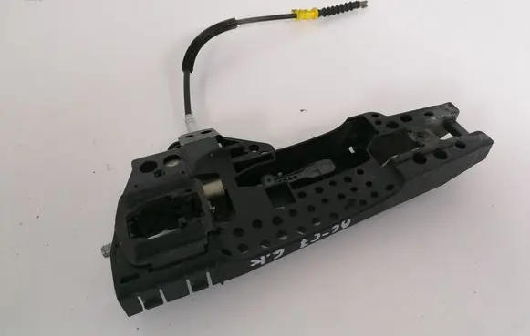 Rear door exterior handle/bracket