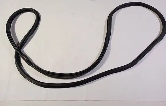 Chrysler Pacifica Trunk rubber seal (body) USZ345