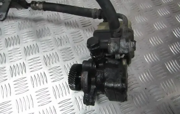 Mazda MPV Power steering pump