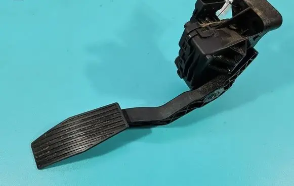 Opel Astra H Accelerator throttle pedal 9157998 IMPRK1560205