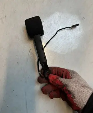 Seat Ibiza V (KJ) Front seatbelt buckle 21331