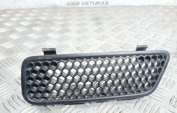 Renault Scenic I Front bumper upper radiator grill 7700428466