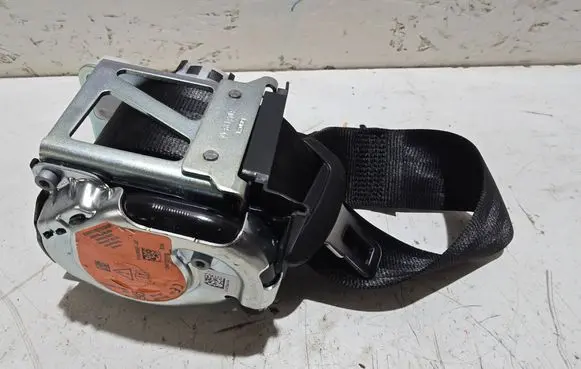 Porsche Cayenne (9Y0 9Y3) Rear seatbelt 9y4857805d