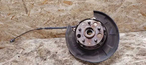 Lexus SC 300 - 400 Rear wheel hub spindle/knuckle 