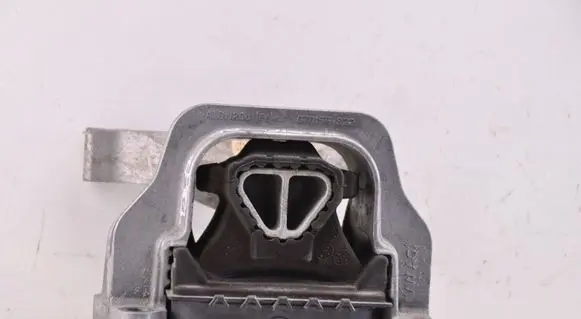 Engine mount bracket