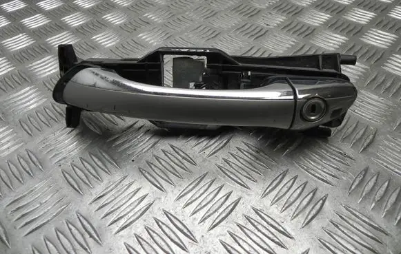 Mercedes-Benz CLK A209 C209 Loading door exterior handle A2097200135 T6680