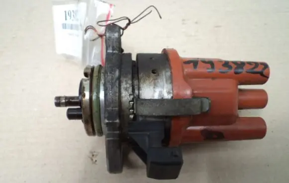 Volkswagen Polo III 6N 6N2 6NF Spark distributor 