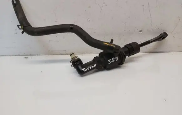 Hyundai Tucson TL Clutch master cylinder