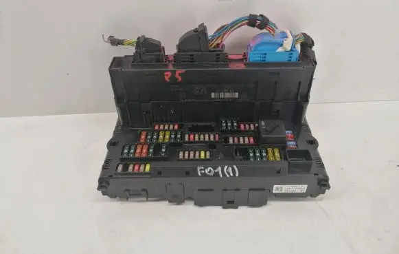 BMW 7 F01 F02 F03 F04 Fuse module 9210861
