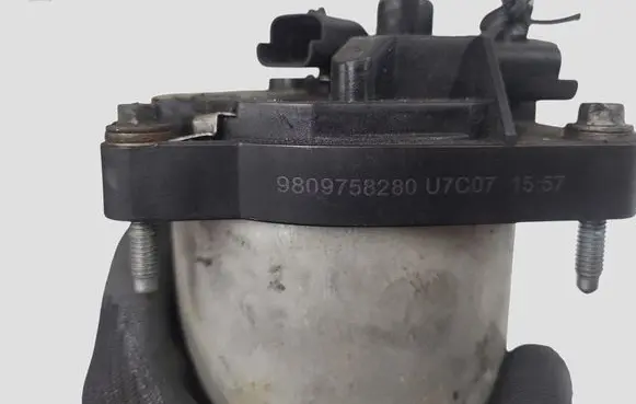 Volvo C30 Fuel filter housing 9809758280