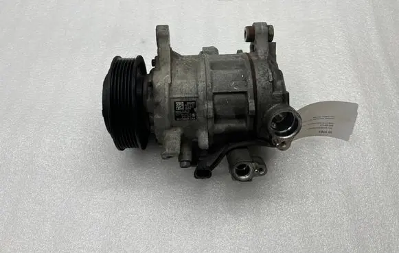 BMW 4 F36 Gran coupe Air conditioning (A/C) compressor (pump) 6805022