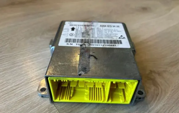 Mercedes-Benz C AMG W204 Airbag control unit/module A2048709426 5WK44318 325001112100442