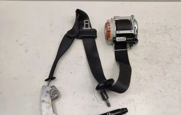 Ford Mustang VI Front seatbelt FR3B63612D64AF3ZHE TID122 308669910AB