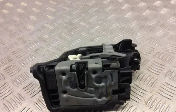 BMW X3 G01 Front door lock 9492091