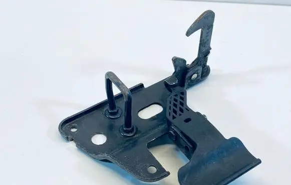 Audi A6 S6 C6 4F Engine bonnet/hood lock/latch loop/hook 4F0823480B