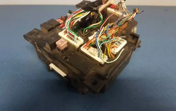 Citroen C-Crosser Fuse box set 8637A319 L8637002A 00503547