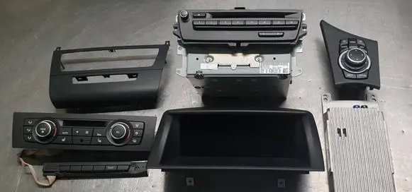 BMW 3 E90 E91 Audio system kit 9240956 6411924858001 6131697091205