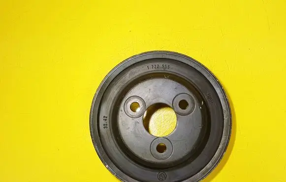 BMW 3 E36 Power steering pump pulley 1722555