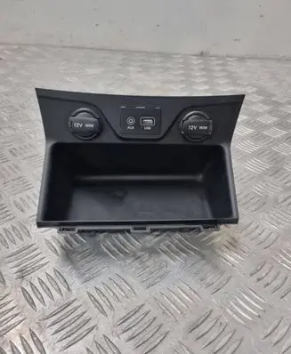 Hyundai Tucson TL AUX in-socket connector 84631D7000