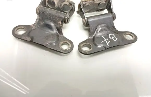 Toyota Avensis T270 Tailgate/trunk/boot hinge