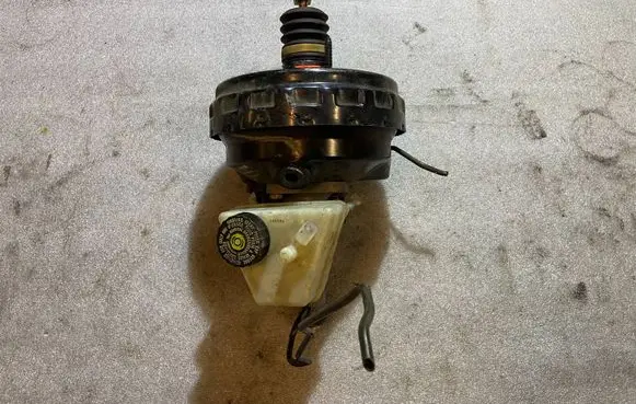Mercedes-Benz C W203 Brake booster a0054305030 0054305030