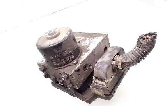 Volkswagen Golf IV ABS Pump 6X0614517 1C0907379
